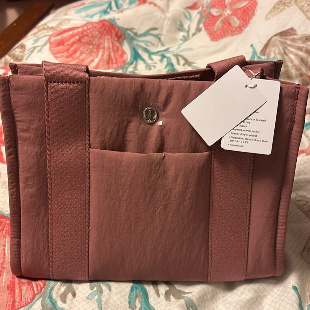 Lululemon boxy mini tote.  4.5L color- spiced chai